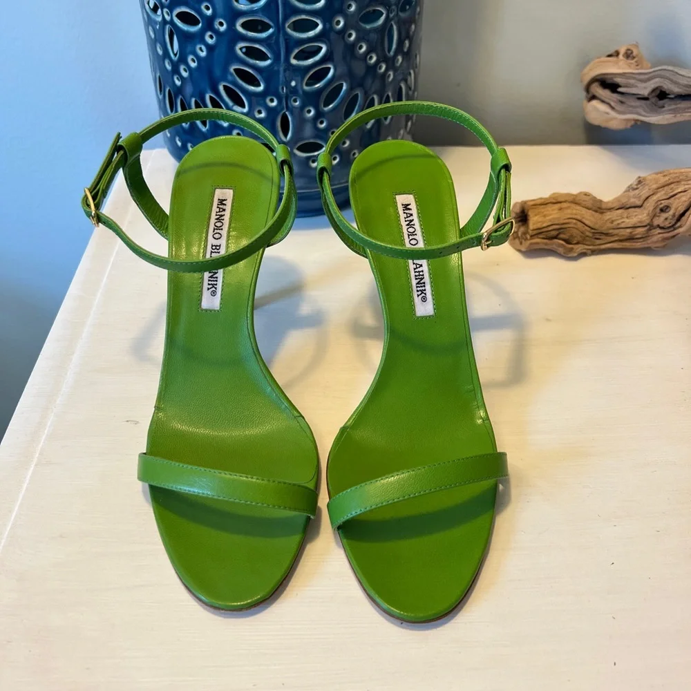 Manolo Blahnik Green Heels Elegant Design - Picture 1 of 8